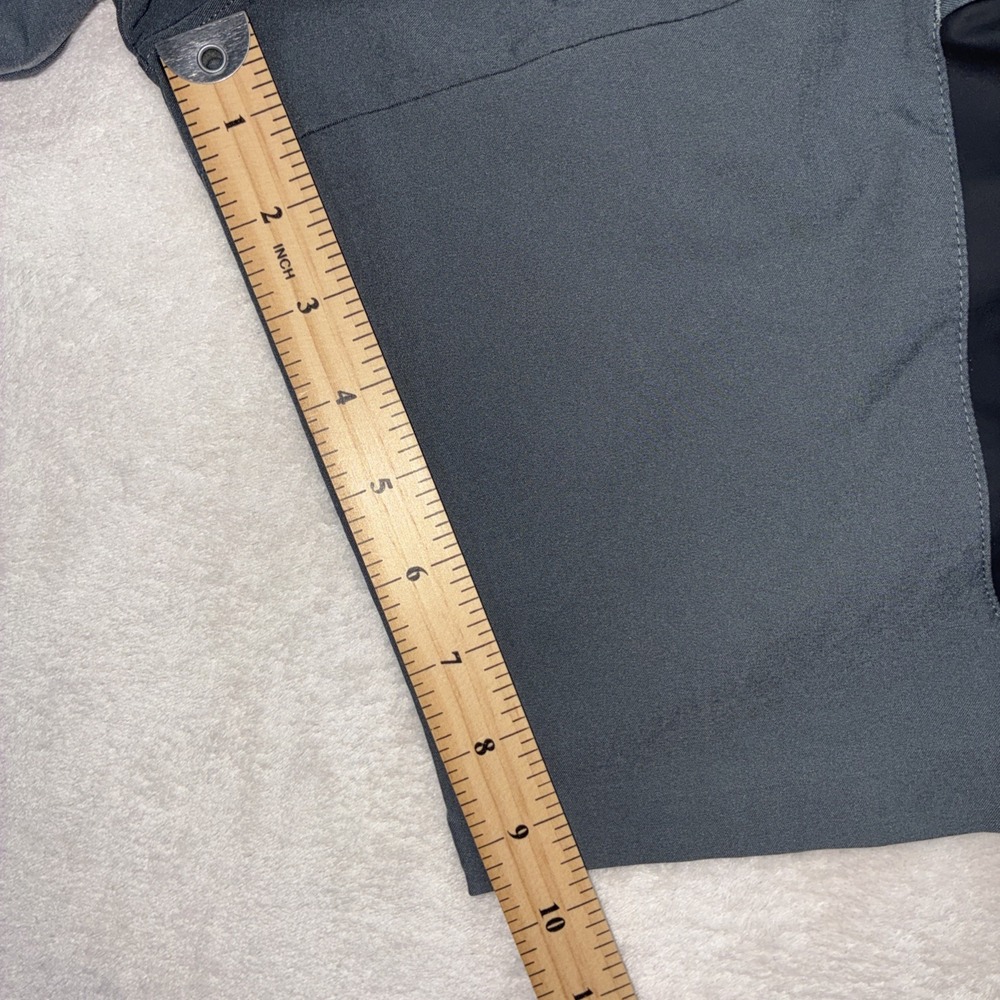 Under Armor Fitted Headgear Gray Shorts Size Med - Picture 3 of 5